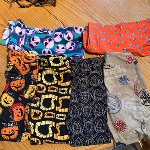 6 pairs of lightly worn leggings
